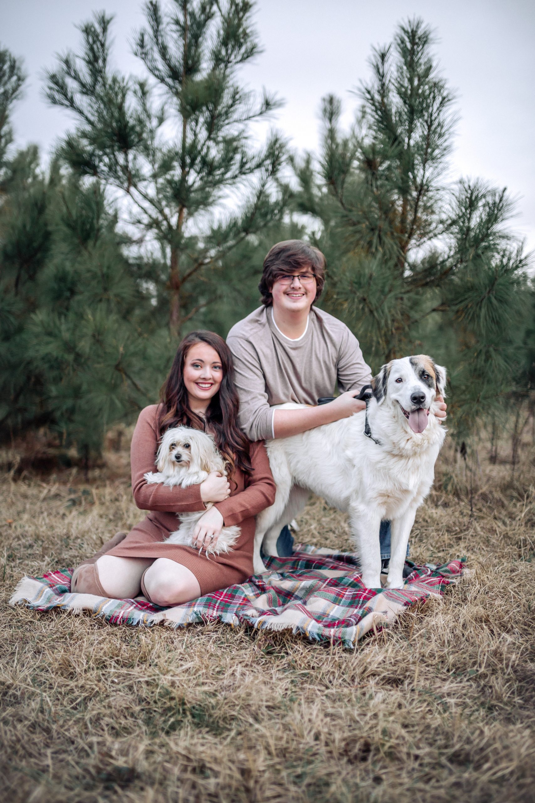 Christmas Pictures 2019 //  His and Hers Neutral Outfit Inspo for Christmas Pictures