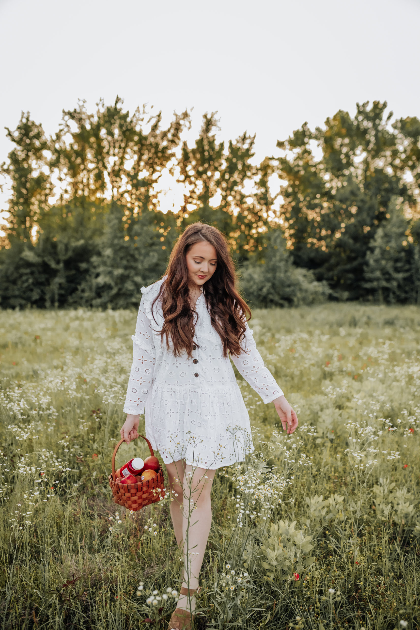 Golden Hour With Goli Apple Cider Vinegar Gummies